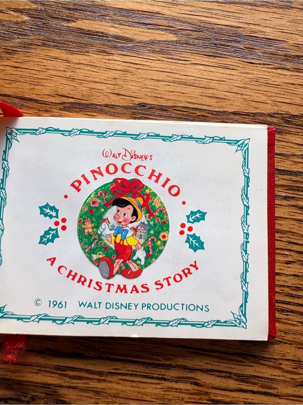 Vintage 1961 Walt Disney’s Pinocchio- A Christmas Story- ornament w/gold hanger - Picture 5 of 9
